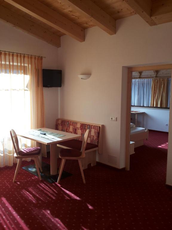Hotel Laerchenhain San Valentino alla Muta Room photo